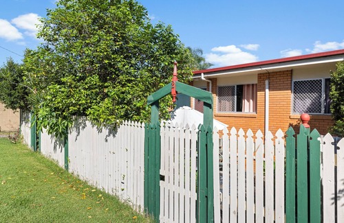 Camp Hill House | Beautiful 2 bedroom unit in prime location!