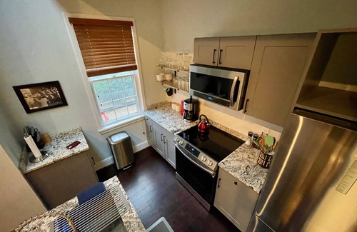 Old Town Alexandria House | Beautiful 2 Bedroom with Loft in Heart of Old Town—sleeps 6