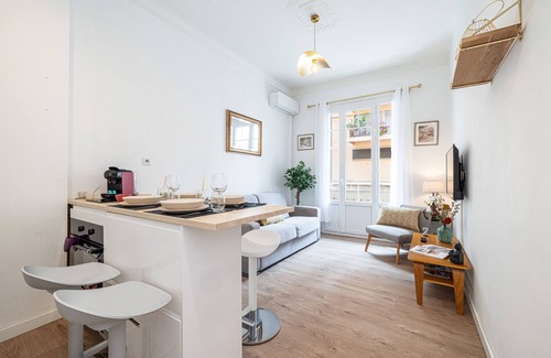 Thiers Apartment | Beautiful 2 bedrooms apt - A/C - City center
