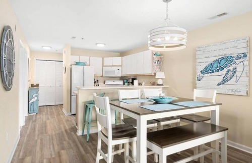 Heron Harbour Isle Condo | Beautiful 2 BR 2 BA Unit in the Popular Harbour Club Community!
