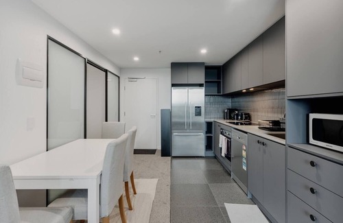 Bruce Apartment | Beautiful 2-BR with Lakeside View