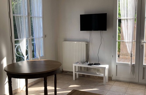 Brueil en Vexin Apartment | Beautiful 2 room apartment with private terrace and beautiful view over the countryside.