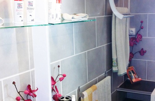 Carros Apartment | BEAUTIFUL 2 rooms 35m2 with garden and bbq corner
