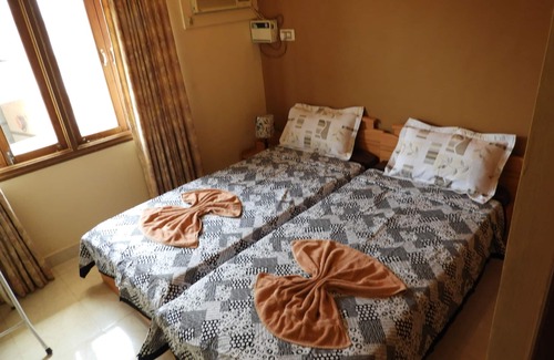 Sainagar Apartment | BEAUTIFUL 2 ROOMS APARTMENT IN THE HEART OF CANDOLIM IN A RESORT WITH A POOL