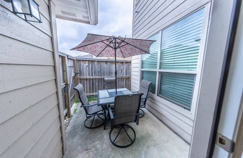 Louetta House | Beautiful 2 story luxury home in an upscale area!