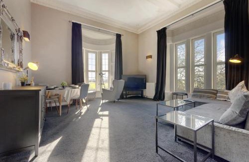 Ayr Apartment | Beautiful 2 to 3 bed apartment with stunning views!