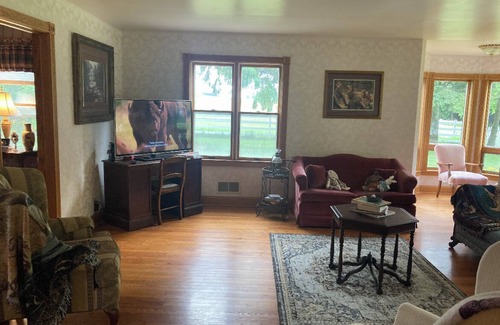 Shawano House | Beautiful 20 acre ranch just outside of Shawano!