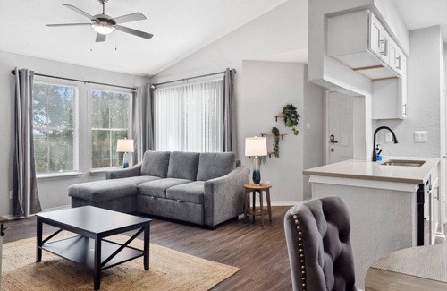 Coronado Hills Apartment | Beautiful 2BD/2BA in University Hills 4365