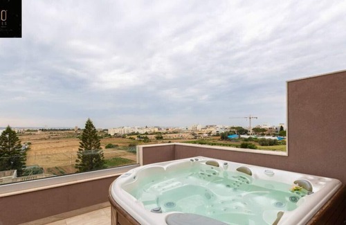 Ghaxaq Apartment | Beautiful 2BR Penthouse with private HOB TUB