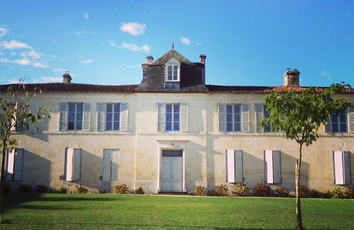 Reaux House | Beautiful 3 bedroom French Cottage - Heated Swimming Pool & Garden - Vineyards