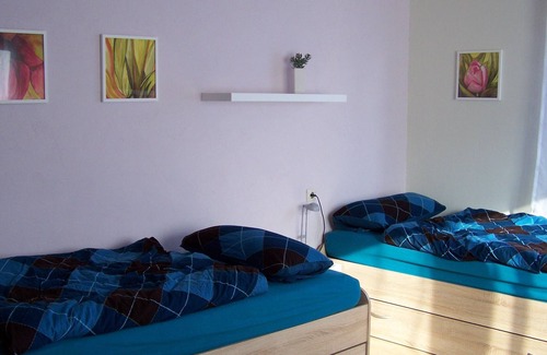 Stuttgart Apartment | Beautiful 3 bedroom apartment with balcony and bathroom with window incl. Parking Space