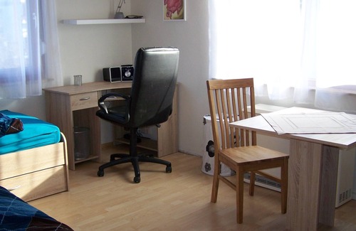 Stuttgart Apartment | Beautiful 3 bedroom apartment with balcony and bathroom with window incl. Parking Space