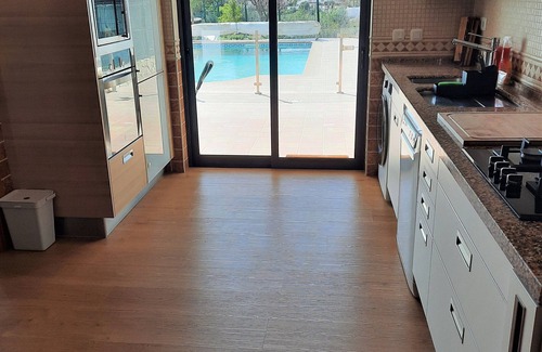 Albardeira Villa | Beautiful 3 Bedroom linked villa with private pool and seaviews!