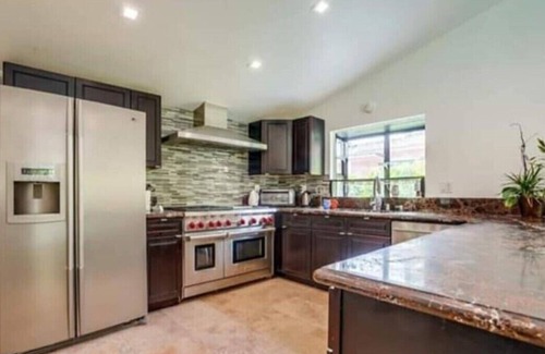 Woodland Hills House | Beautiful 3 Bedroom 2 Bathroom + Pool Home