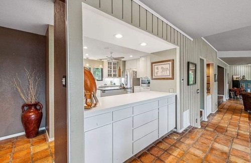 Dennis House | Beautiful 3 br 3 bath home with pool just minutes from Fort Worth