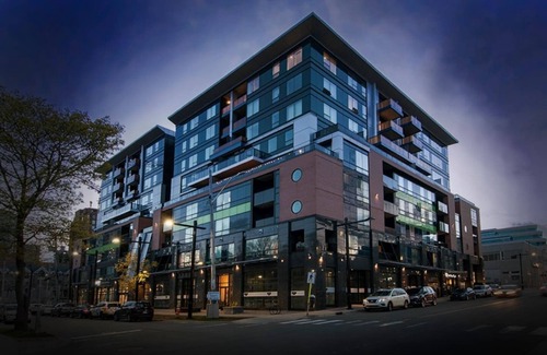 Downtown Halifax Apartment | Beautiful 3Bed/2Bath Apartment