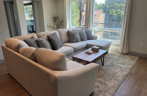 Downtown Halifax Apartment | Beautiful 3Bed/2Bath Apartment