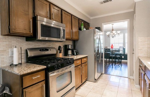Mesa Park House | Beautiful 3BR Home/Minutes from the Domain/Near Q2 Stadium/Pet Friendly