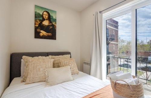 Cote-Des-Neiges—Notre-Dame-De-Grace Apartment | Beautiful 3BR Residence in MTL NDG