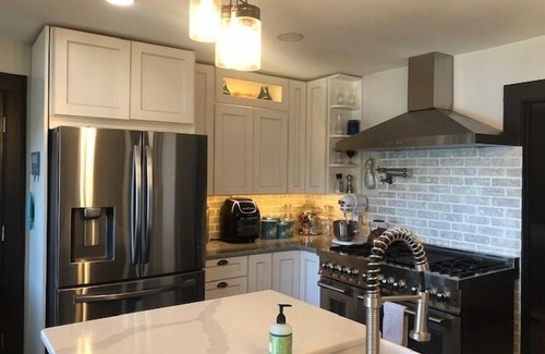 Fountain House | Beautiful 4 bed; 2 bath home on Long Lake!