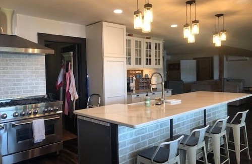 Fountain House | Beautiful 4 bed; 2 bath home on Long Lake!
