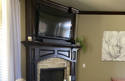 Moore House | Beautiful 4-bedroom home w/comfort & convenience