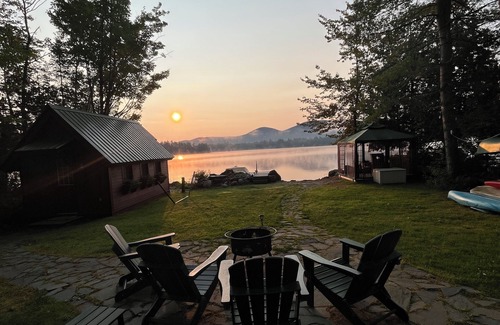 North New Portland House | Beautiful 4 Season, Maine Lakefront Home, easy drive to Sugarloaf & Saddleback.
