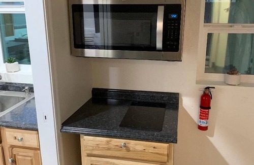 Summit Ridge Bed & Breakfast | Beautiful 445 sq ft Studio 1 murphy bed 2 single bed some . Ask for extras ?