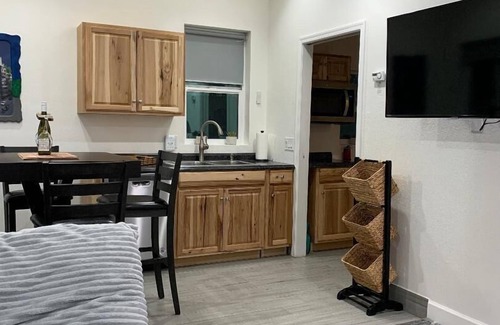 Summit Ridge Bed & Breakfast | Beautiful 445 sq ft Studio 1 murphy bed 2 single bed some . Ask for extras ?
