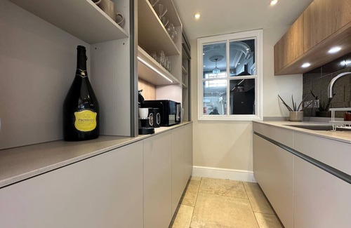 Montpellier House | Beautiful 5-Bed Regency Home in Montpellier