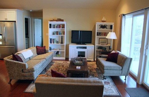 Paw Paw Lake House | Beautiful 5 BR/3BA home on Paw Paw Lake close to wineries & wedding venues