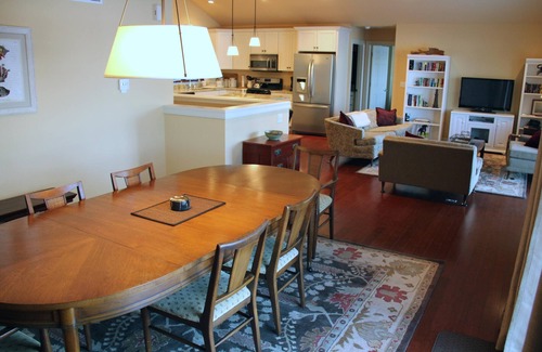 Paw Paw Lake House | Beautiful 5 BR/3BA home on Paw Paw Lake close to wineries & wedding venues