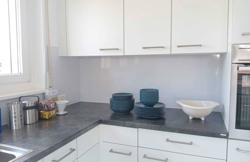 Uster District Apartment | Beautiful 5-room apartment with 6 beds - only 15 minutes from Zurich & free parking