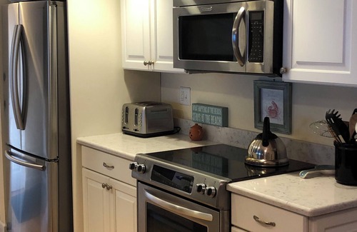 Fenwick Island Condo | Beautiful 5th Floor Direct Oceanfront Fenwick Tower Penthouse - Sept 25-28 Open!