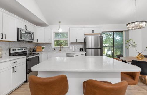 Wichita House | Beautiful 6 bed 3 bath home in quiet neighborhood
