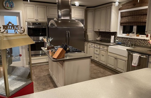 Warren County House | Beautiful 6 bedroom house short walk to Lake George