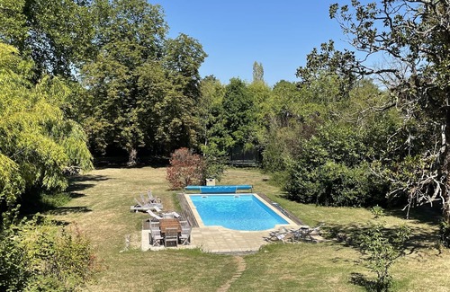 Le Pechereau Villa | Beautiful 6 bedroom villa with private pool, parking and large garden
