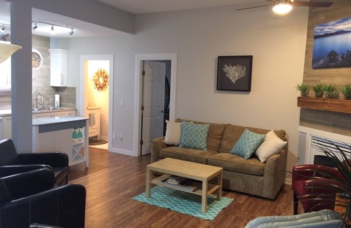 Central Okanagan House | Beautiful 750sqf private suite.Spectacular view, close to downtown!