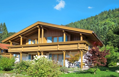 Aschau im Chiemgau House | Beautiful apartment in villa for 6 people with TV, terrace and parking