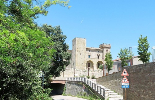 Crecchio House | Beautiful apartment in villa for 12 people with pool, TV, terrace and parking