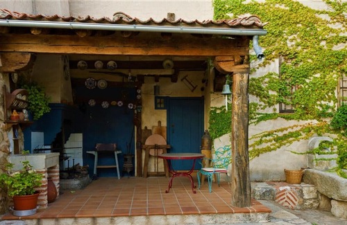 Otero de Herreros Cottage | Beautiful and charming country house with patio