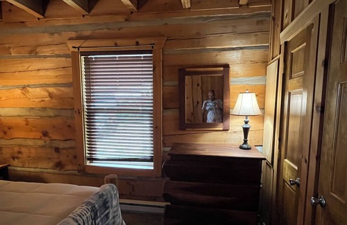 Vesta Cabin | Beautiful and comfortable fully furnished mountain cabin with central air!