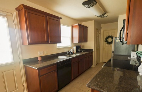 Manor House | Beautiful and cozy 3 bedroom House in Manor Tx PET FRIENDLY