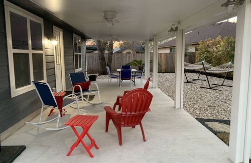 Govalle House | Beautiful and cozy home, only 2 miles to downtown, and 22 min to COTA