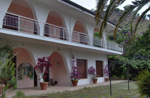 Copanello Villa | Beautiful and elegant Mediterranean-style villa,