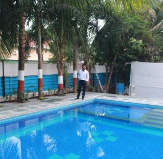 Kihim Apartment | Beautiful and luxurious 3 BHK villa with Swimming pool and kitchen for upto 20 people near beach