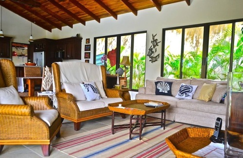 Mercedes House | Beautiful And Peaceful Setting Overlooking Mountain Views And Amazing Sunsets