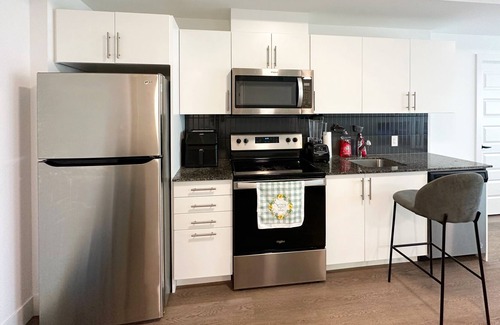Guelph Apartment | Beautiful and Quiet one Bedroom With Private Bath in a 2 Bedroom Condo