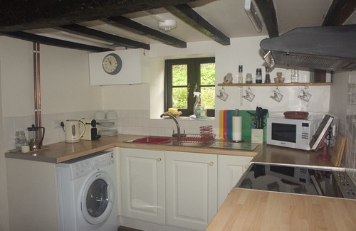 Knowbury Cottage | Beautiful and Quiet Rural hideaway for two near Ludlow with stunning views