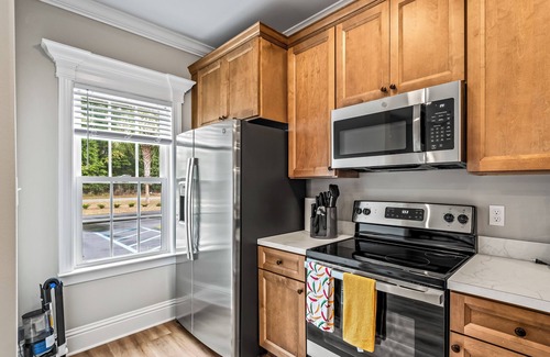 Crawfordville House | Beautiful and Spacious 3-bedroom townhome in Crawfordville